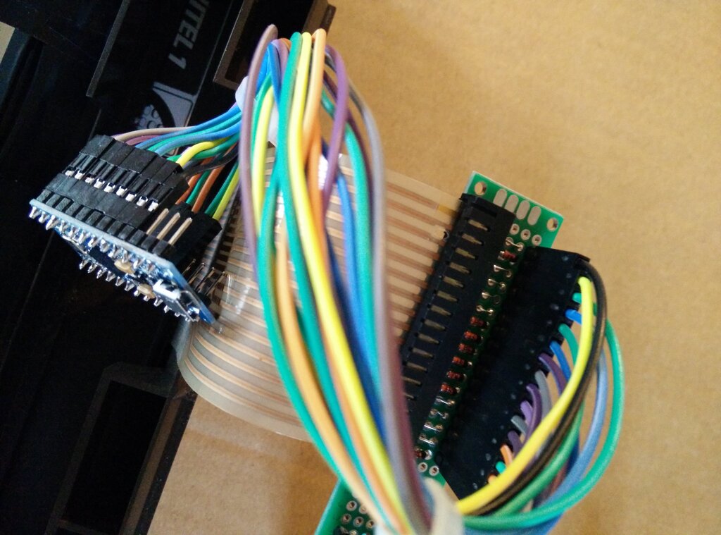 The keyboard ribbon cable adapted to the Arduino